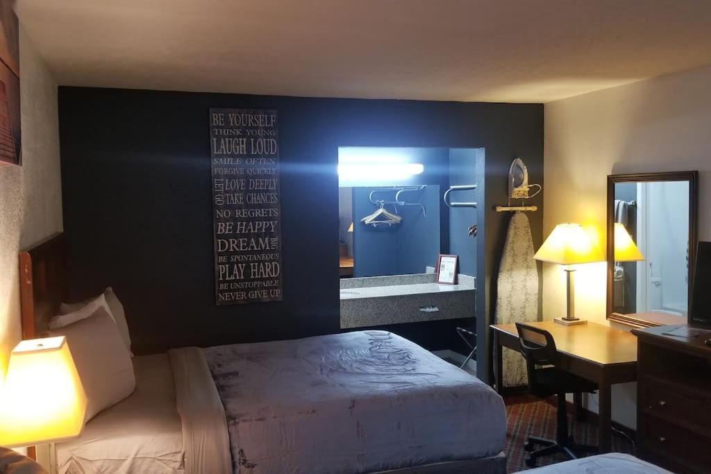 Hotel 2 Queen Beds Hotel Room 226 Booking Stillwater Exterior foto